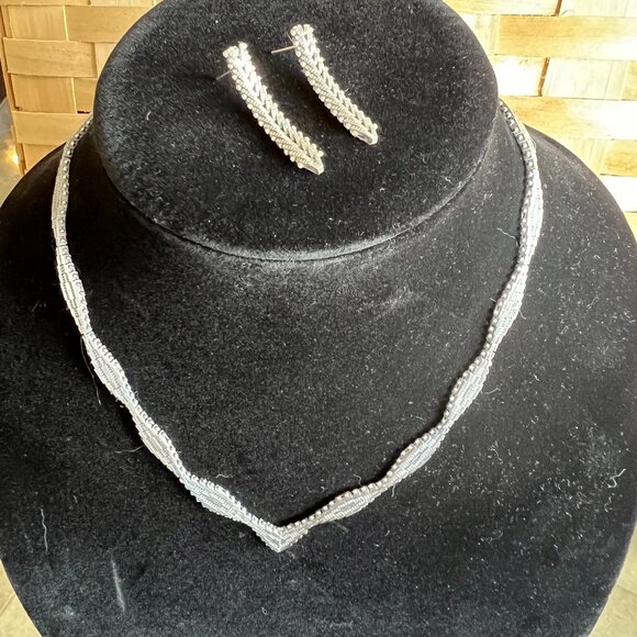 Beautiful Sterling Silver Southwestern Necklace and Earling Set - Picture 4 of 8